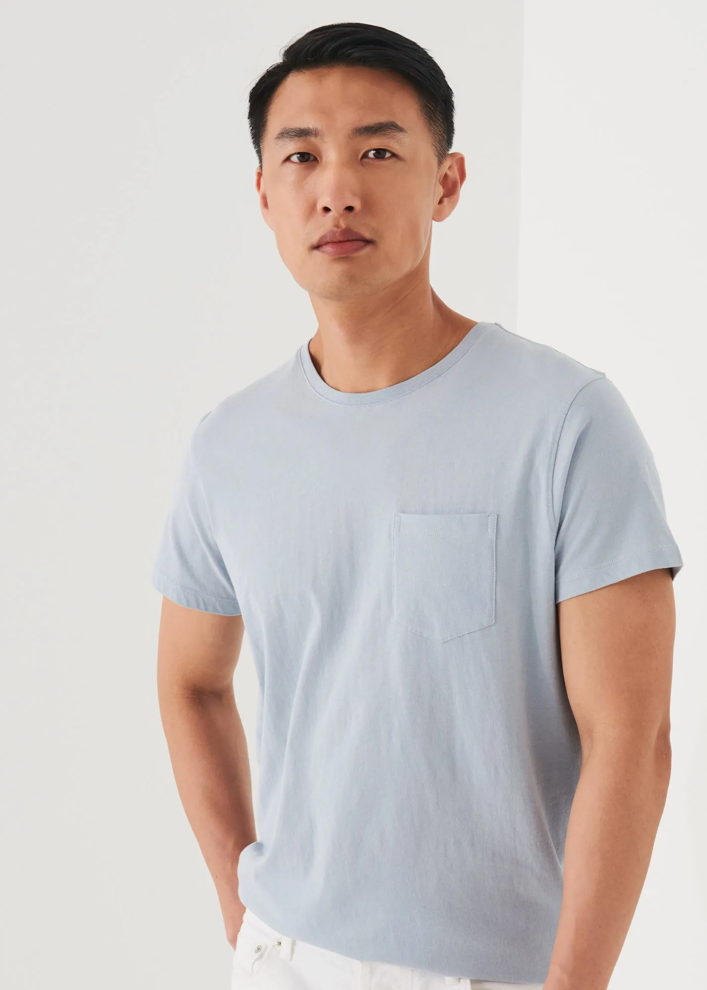 LIGHTWEIGHT PIMA COTTON POCKET T-SHIRT