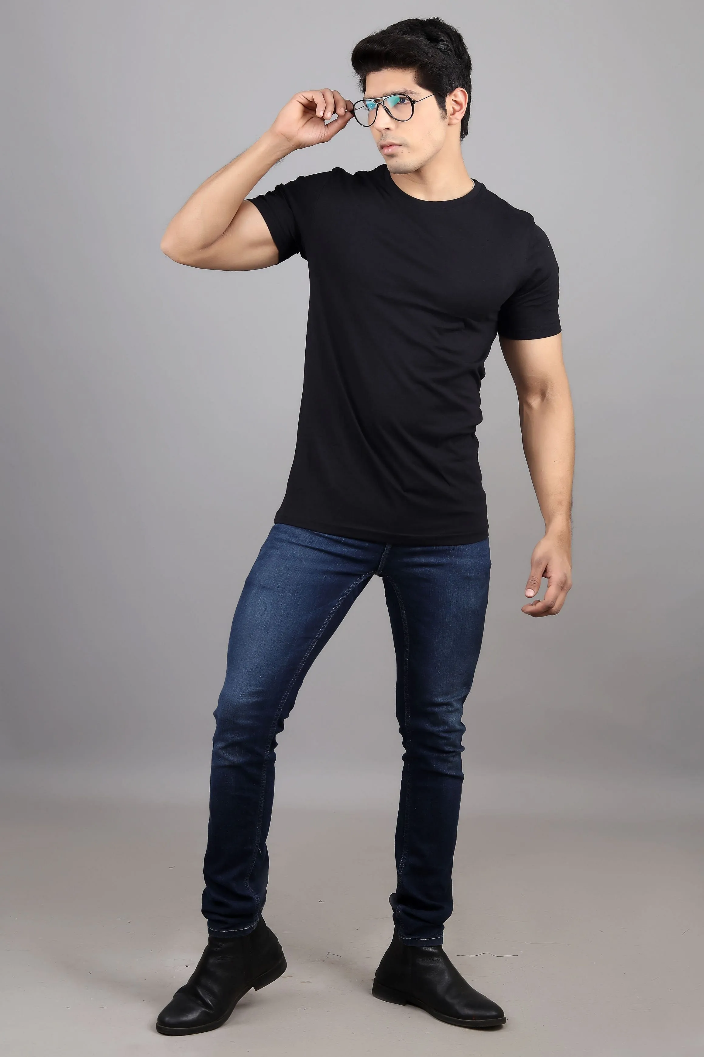 T shirt Men Black Solid Round Neck Pure Cotton